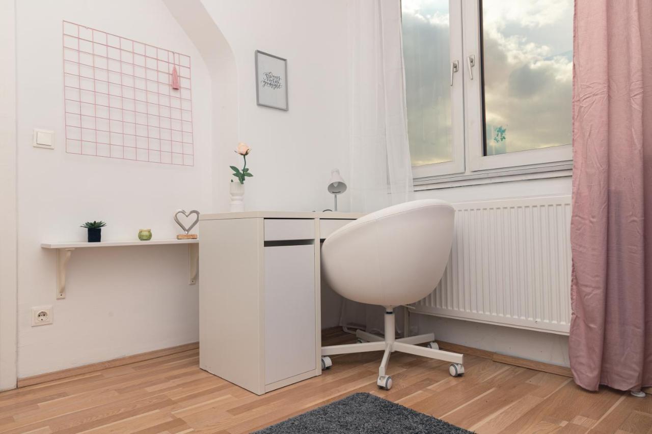 Milky Way Top Floor 2-Bedroom Apartment Air Condition Vienna Exterior photo